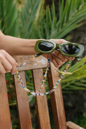 Chaine à lunettes de perles fines multicolores